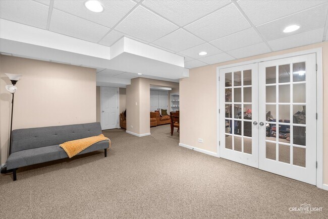 Building Photo - 3250 Cool Springs Ct