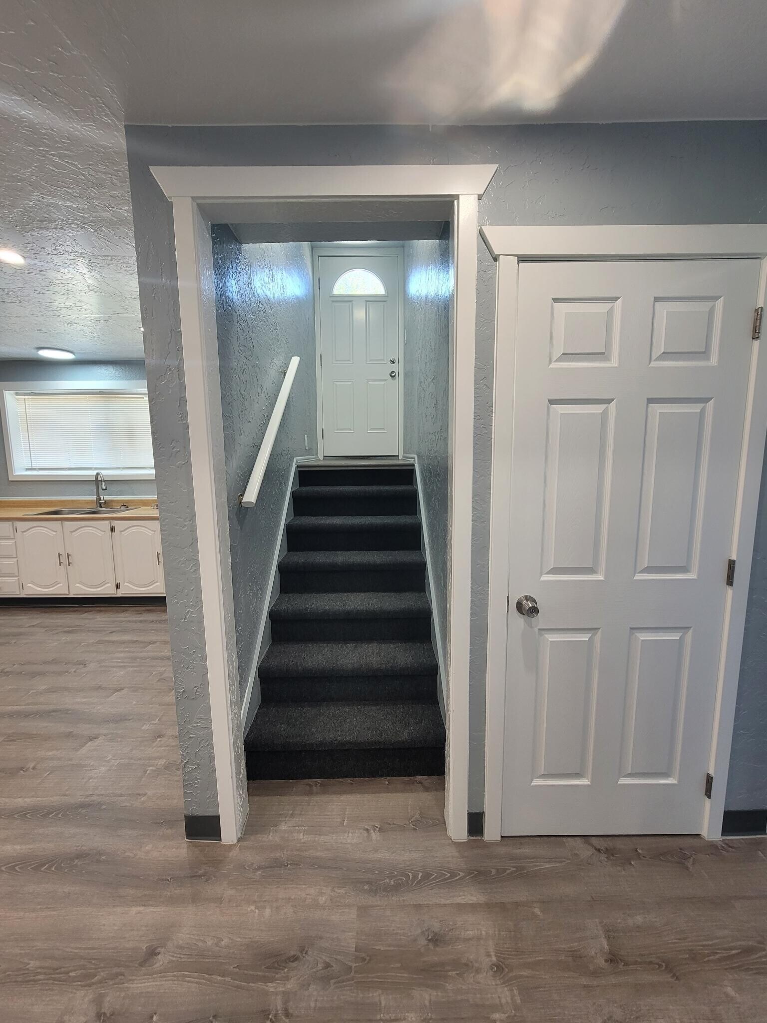 Stairs to Front Door - 1034 Bulloch Cir