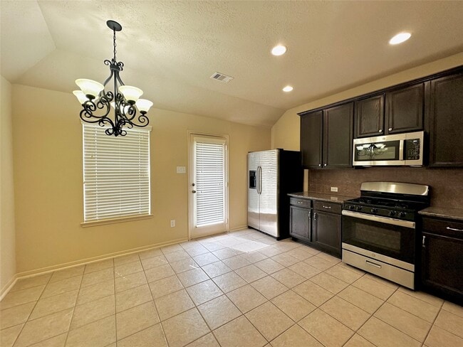 Building Photo - 2510 Avalon Lake Ln