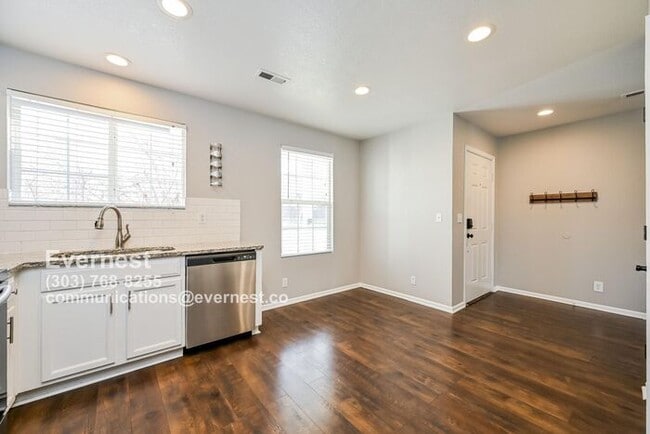 Building Photo - Beautiful 3-Bedroom Home with Modern Comfo...