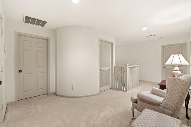 Building Photo - 4513 Country Club View