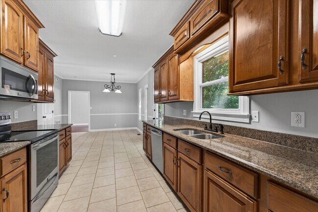 Building Photo - 3 Bedroom 2 1/2 Bath Pet Friendly Home For Rent In Rudolphtown Subdivision!