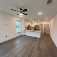 Building Photo - 5370 Springlake Pkwy