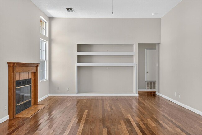 Building Photo - 2413 Agua Fria Dr NE