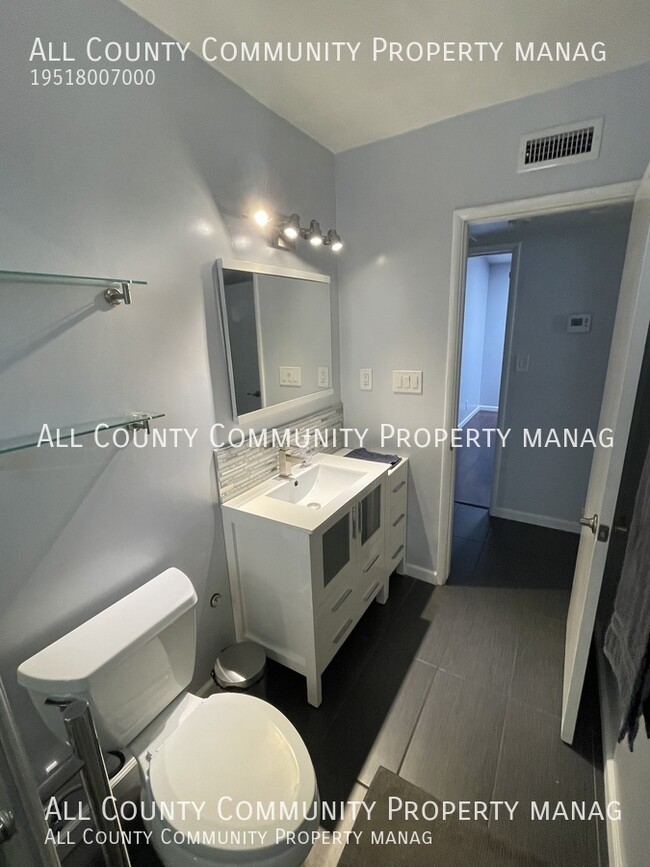Building Photo - 16334 Lawnwood St