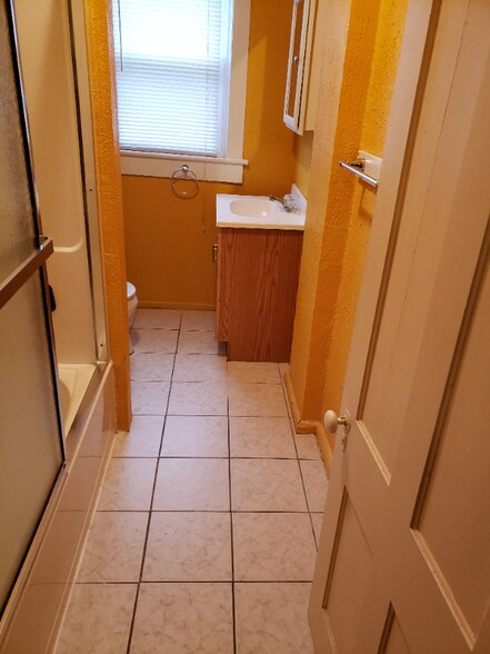 Building Photo - 86 W Union St