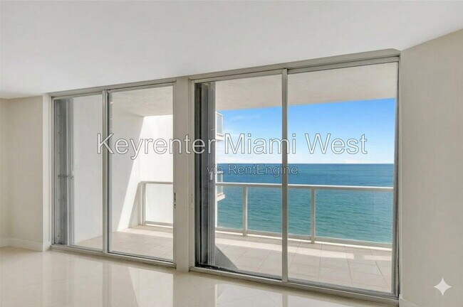 Building Photo - 16485 Collins Ave