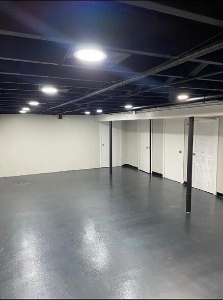 Building Photo - 12327 S Justine St