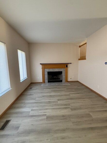 Building Photo - 757 Bayles Dr
