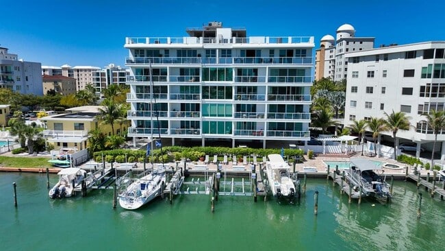 Building Photo - 650 Golden Gate Point