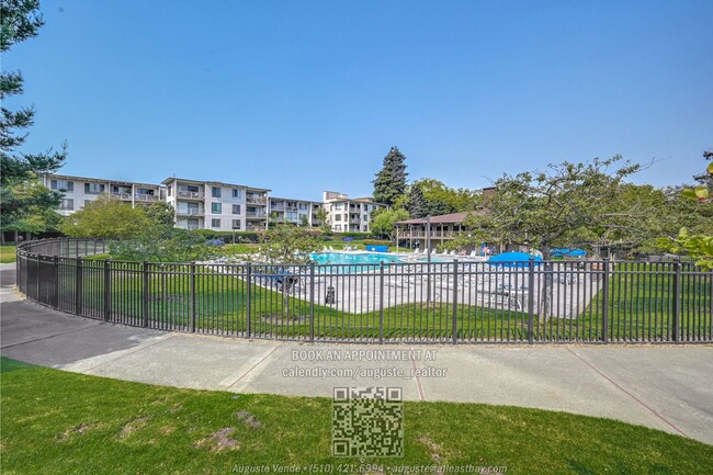 Building Photo - Bright Water Views Studio at the Watergate...