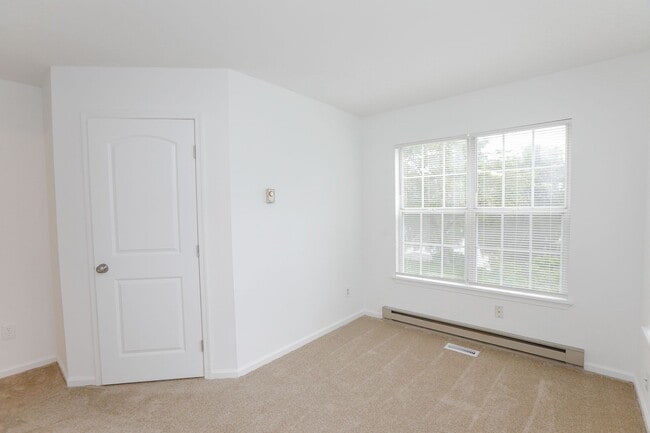 Building Photo - Beautiful Lake Home Rental in Norfolk!