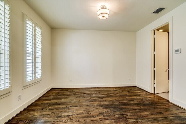Building Photo - 4211 Rawlins St