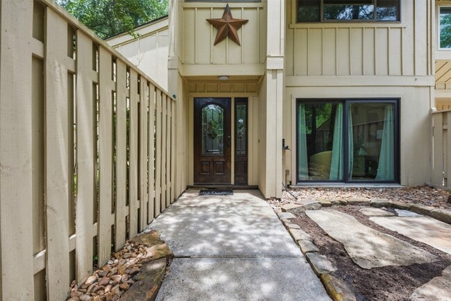 Building Photo - 2209 W Settler's Way