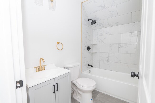 Building Photo - 84 Pembroke Ave