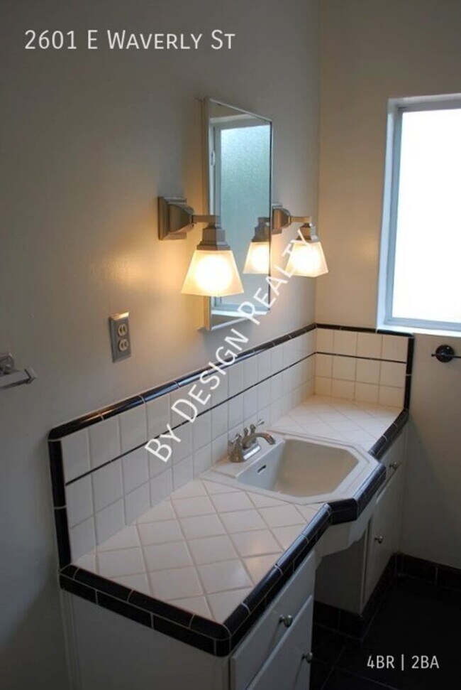 Building Photo - Blenman-Elm 4 Bed 2 Bath - Reserve NOW for March 2026 or Later