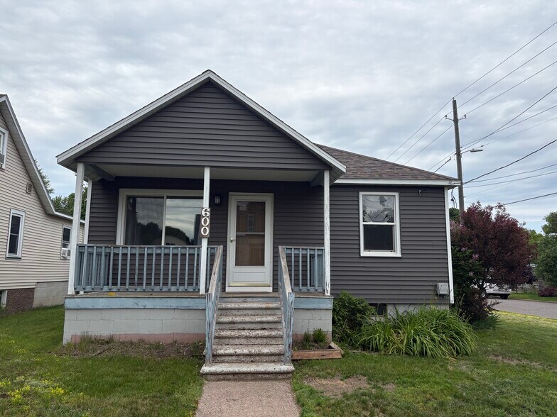 Primary Photo - 600 Norwood St
