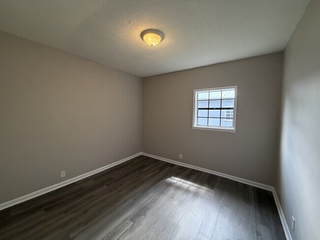 Building Photo - 5402 Ave D
