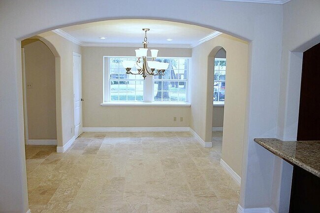 Building Photo - 5738 Willowbend Blvd