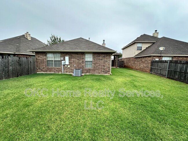 Building Photo - 1306 SW 25th Street