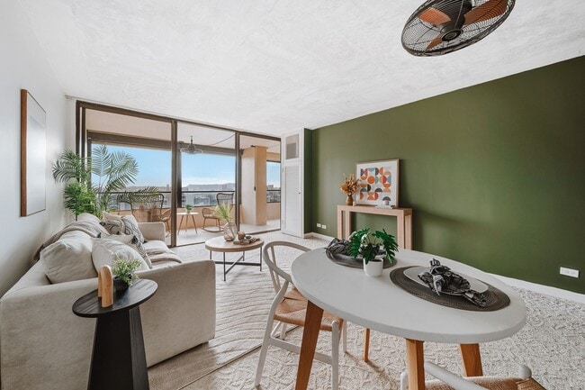 Building Photo - Mott Smith Laniloa