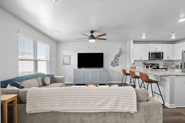 Building Photo - 2031 Lake View Cir