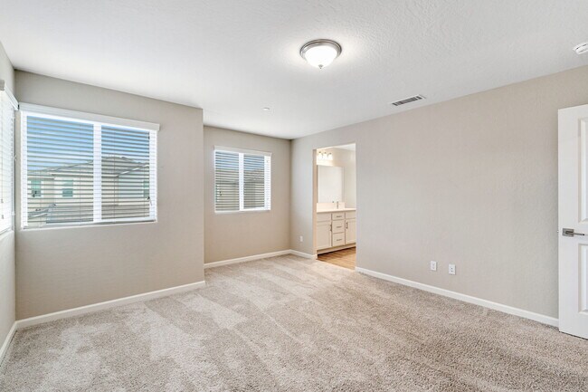 Building Photo - 1116 Encore Wy W