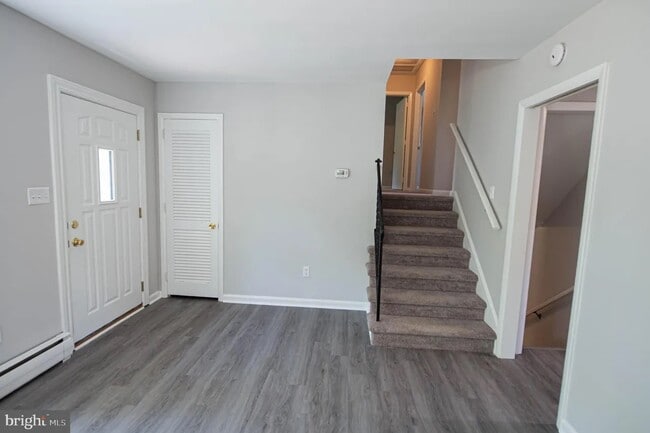 Building Photo - 421 Monticello Ave