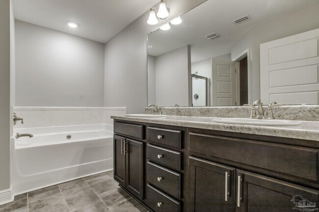 Building Photo - 2470 Bentley Oaks Dr