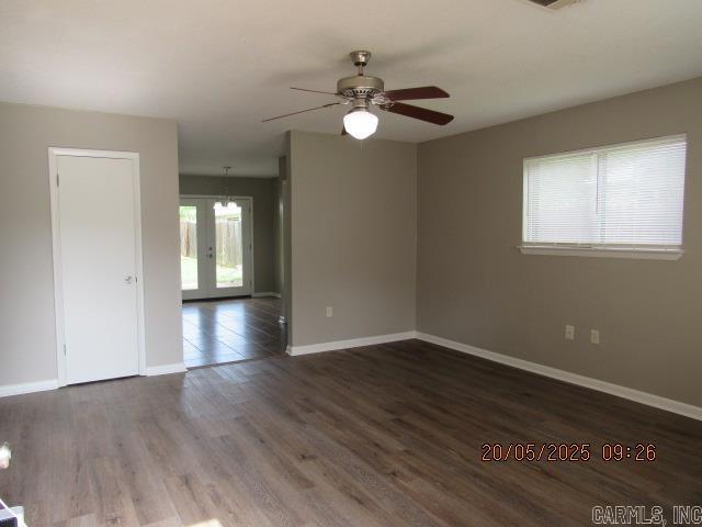 Building Photo - 203 Club Ln