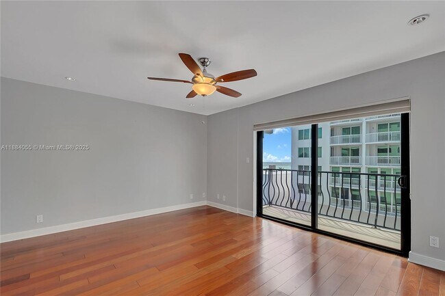 Building Photo - 5415 Collins Ave