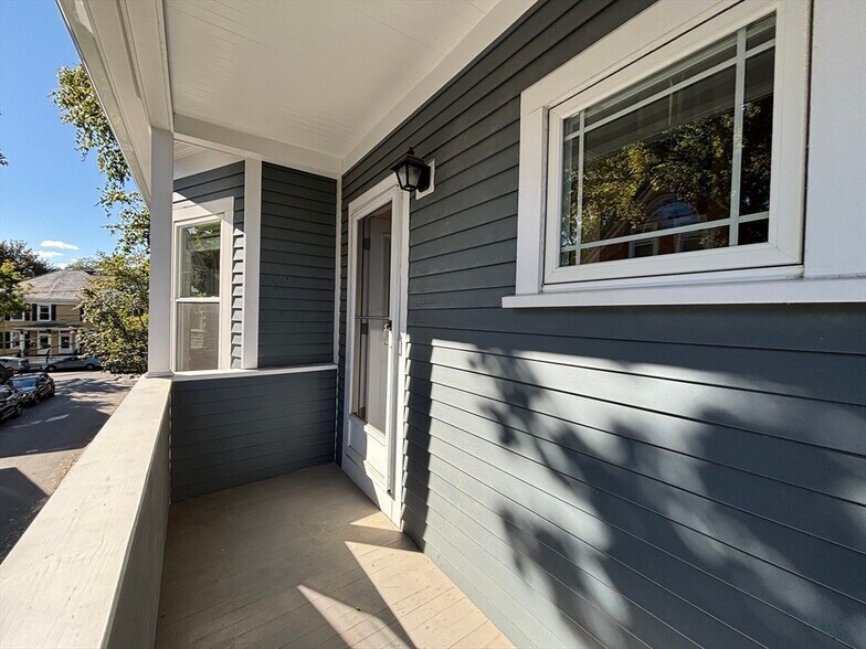 Building Photo - 11 Traymore St