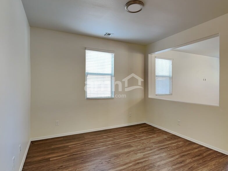 Building Photo - 12119 W Range Mule Dr