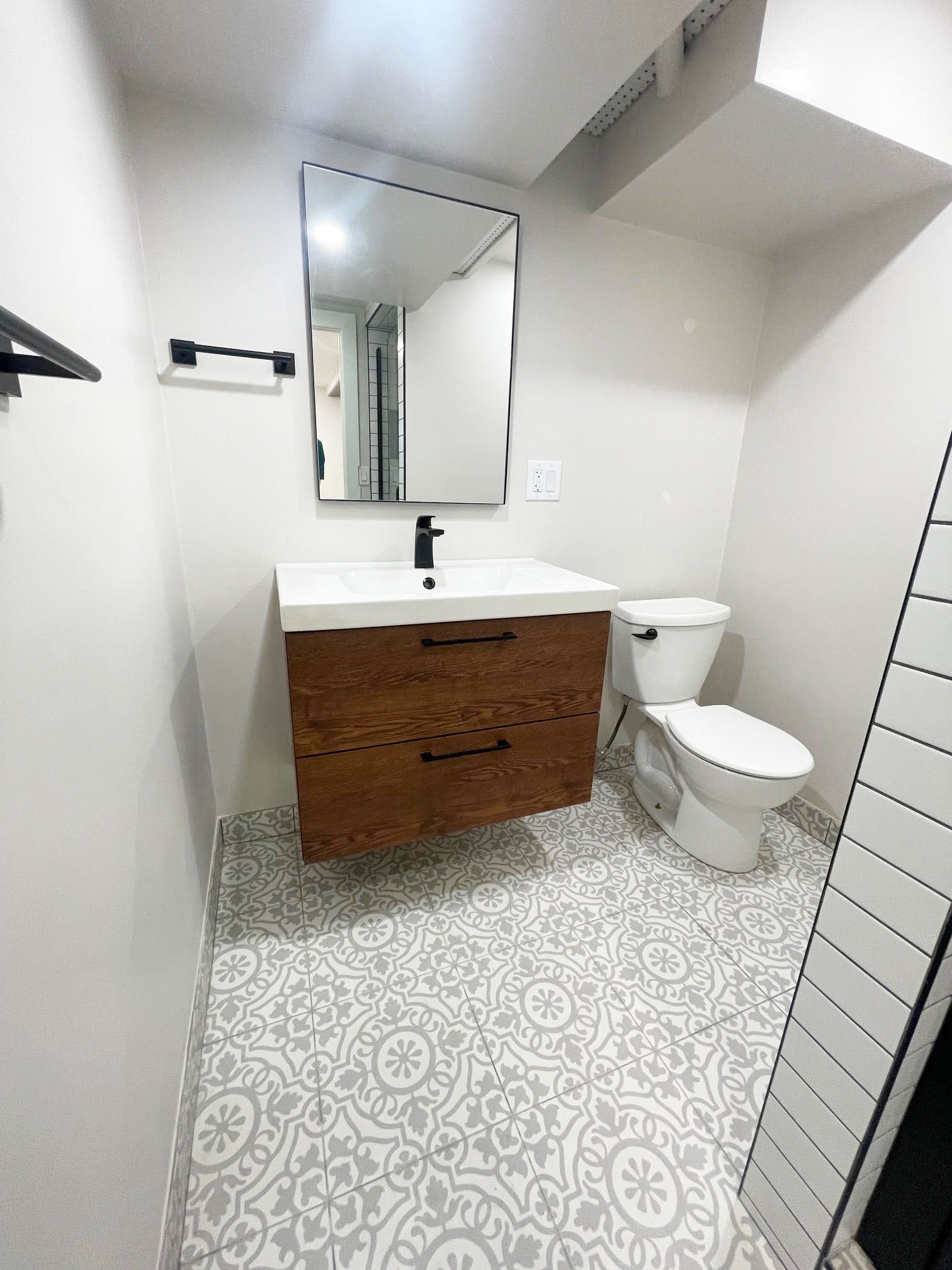 Master Suite 2 Full Bath - 491 S Otis St