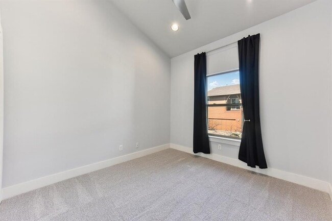 Building Photo - 8110 Ranch Road 2222