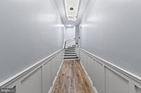 Building Photo - 418 S 15th St