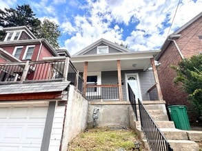 Building Photo - 924 Lenz Ave