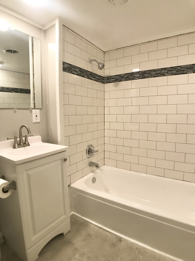 Bathroom - 864 Walker St