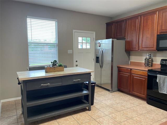 Building Photo - 6420 Lasalle Ln