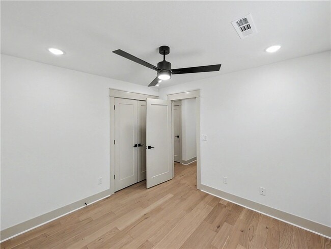 Building Photo - 7671 Scenic Vly Ave