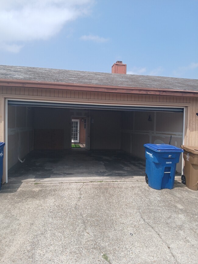 Building Photo - 5101 Middlecoff Cir