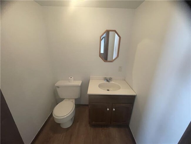 Building Photo - 820 Colliers Way