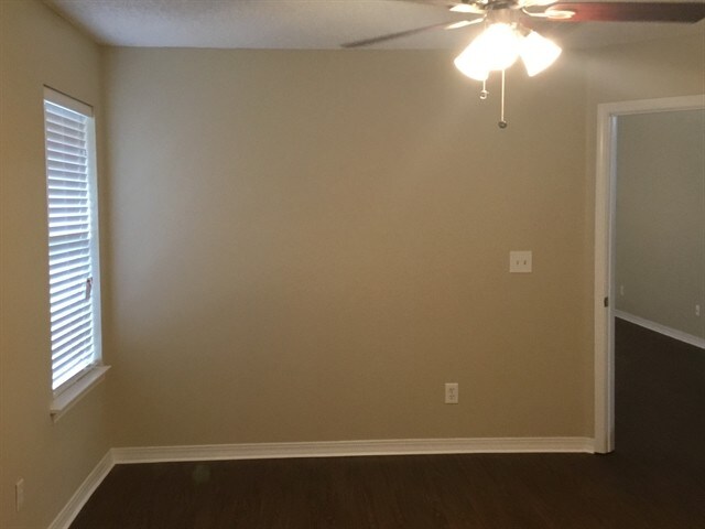 Building Photo - 6247 Ironside Dr N