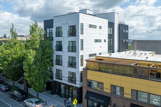 Building Photo - Cypress Greenwood ~ The Heart of Phinney R...