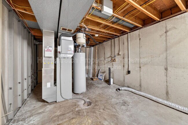 Building Photo - 2060 Loveland Dr