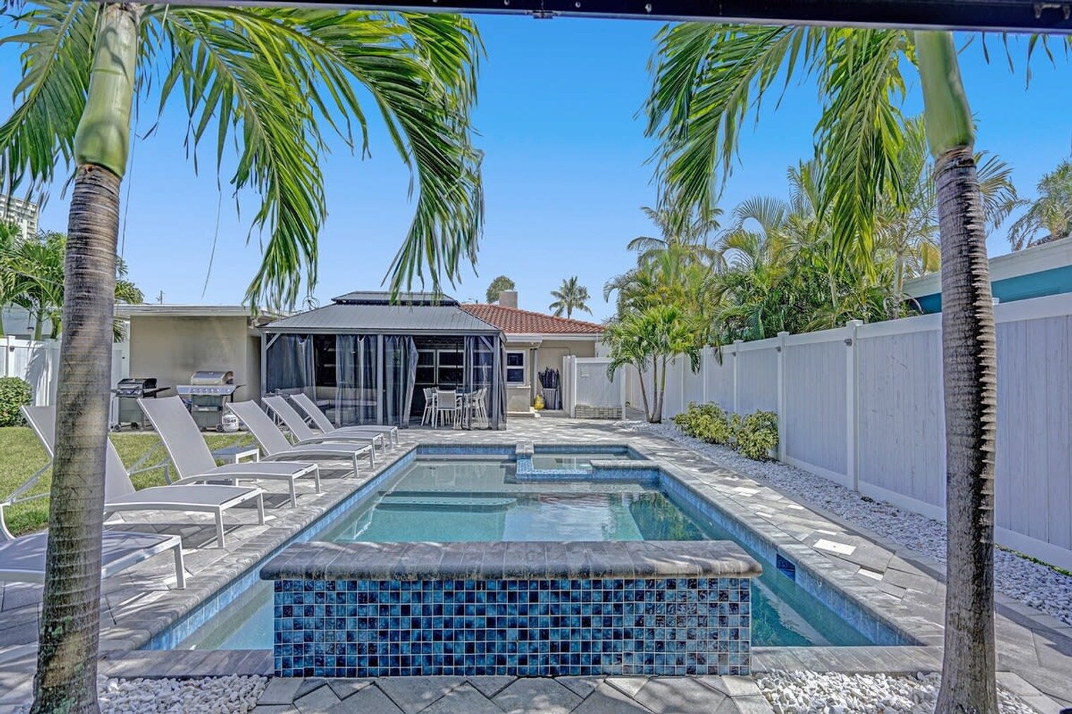 Building Photo - 501 Hibiscus Ave