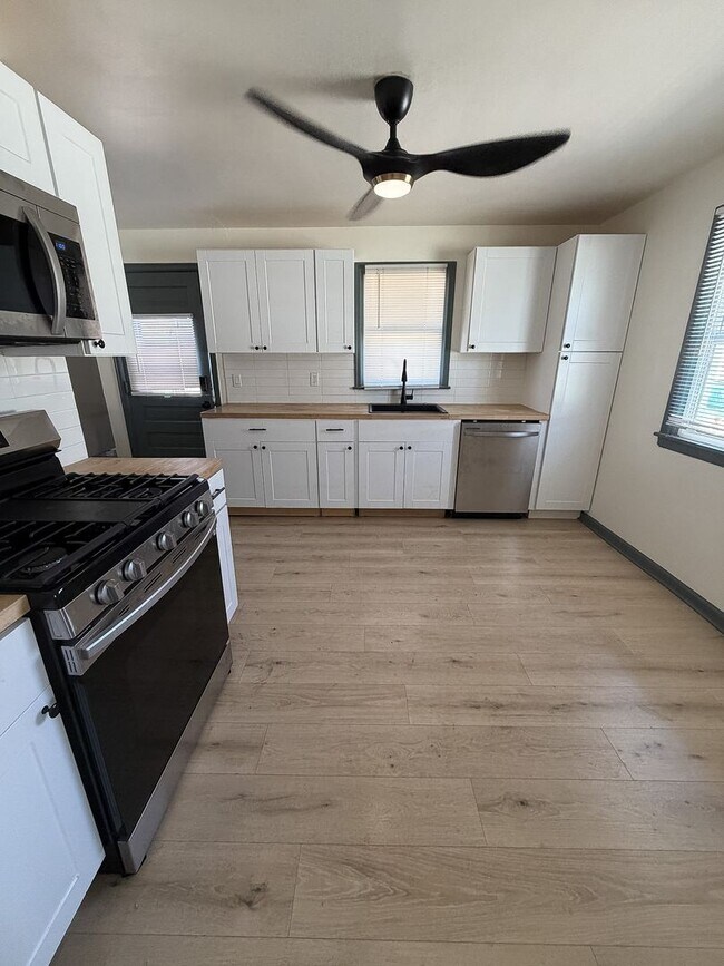 Building Photo - Newly remodeled one bedroom apartment