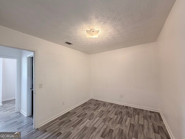 Building Photo - 460 Rustwood Dr