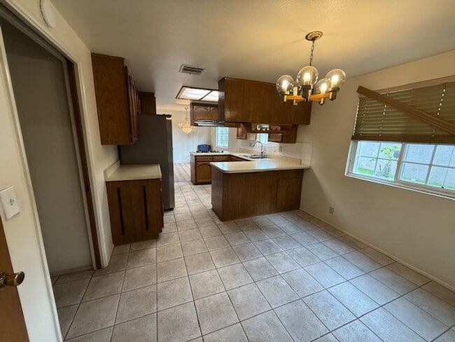 Building Photo - ***READY FOR IMMEDIATE OCCUPANCY*** 3BD/2.5BA HOME IN ARTESIA***