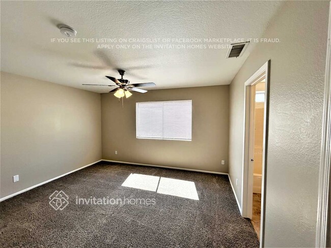 Building Photo - 10709 W Calle del Sol